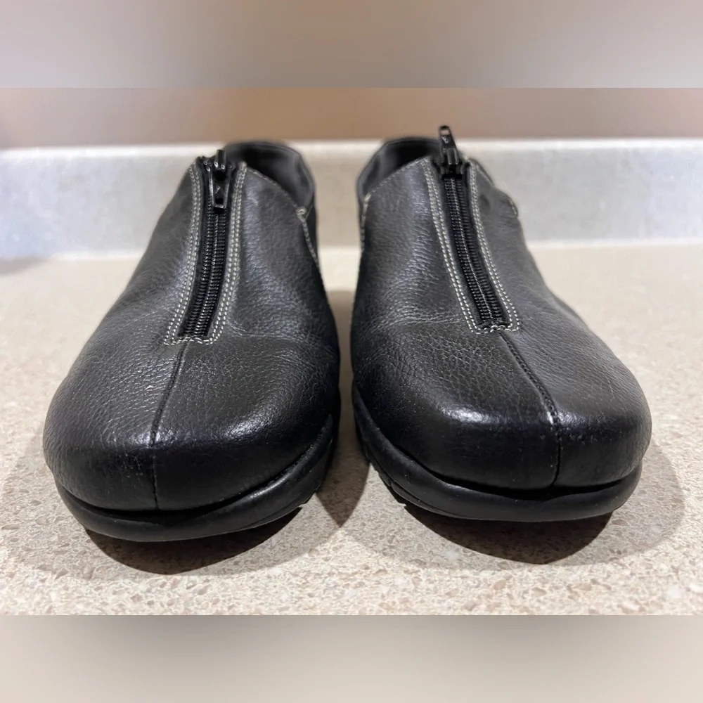 NEW Aerosoles LEATHER Stitched 9.5M Zipper